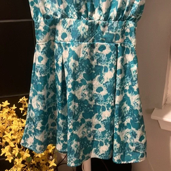 $5 Sale! Aqua Floral Dress - Picture 10 of 10